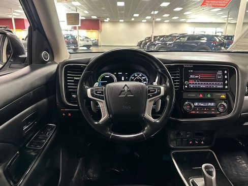 Used 2018 Mitsubishi Outlander GT AWD/4WD image 24