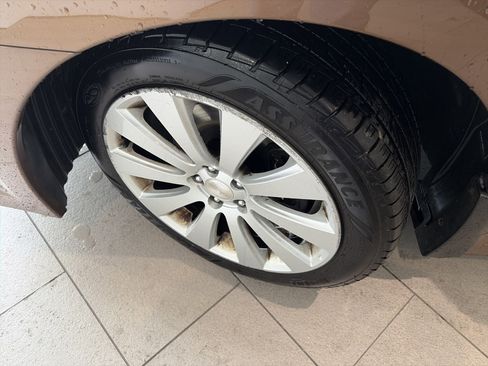 Used 2011 Subaru Legacy 2.5i Limited AWD/4WD image 9