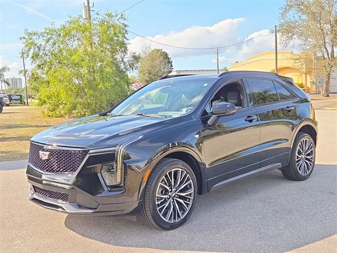 Used 2024 Cadillac XT4 Sport image 2