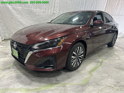 Used 2023 Nissan Altima 2.5 SV AWD/4WD image 1