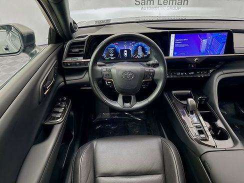 Used 2024 Toyota Crown Limited image 23