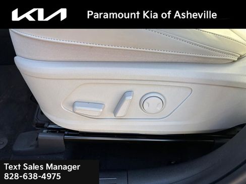 Used 2025 Kia Sorento EX image 18