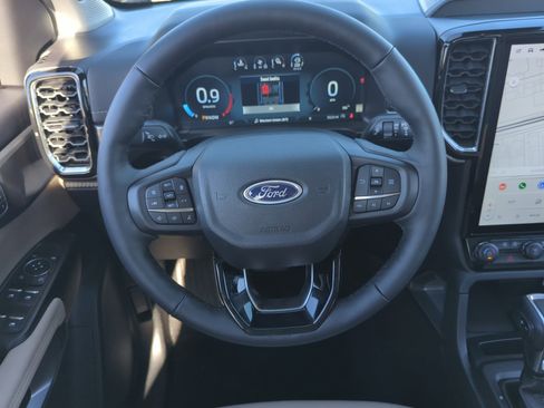 Used 2025 Ford Ranger Lariat w/ Trailer Tow Package image 9