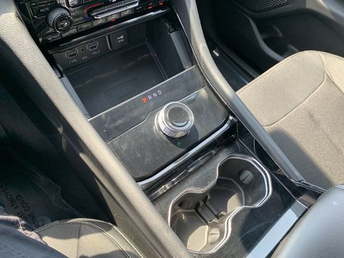 Certified 2023 Jeep Grand Cherokee Laredo w/ Luxury Tech Group I RWD image 27