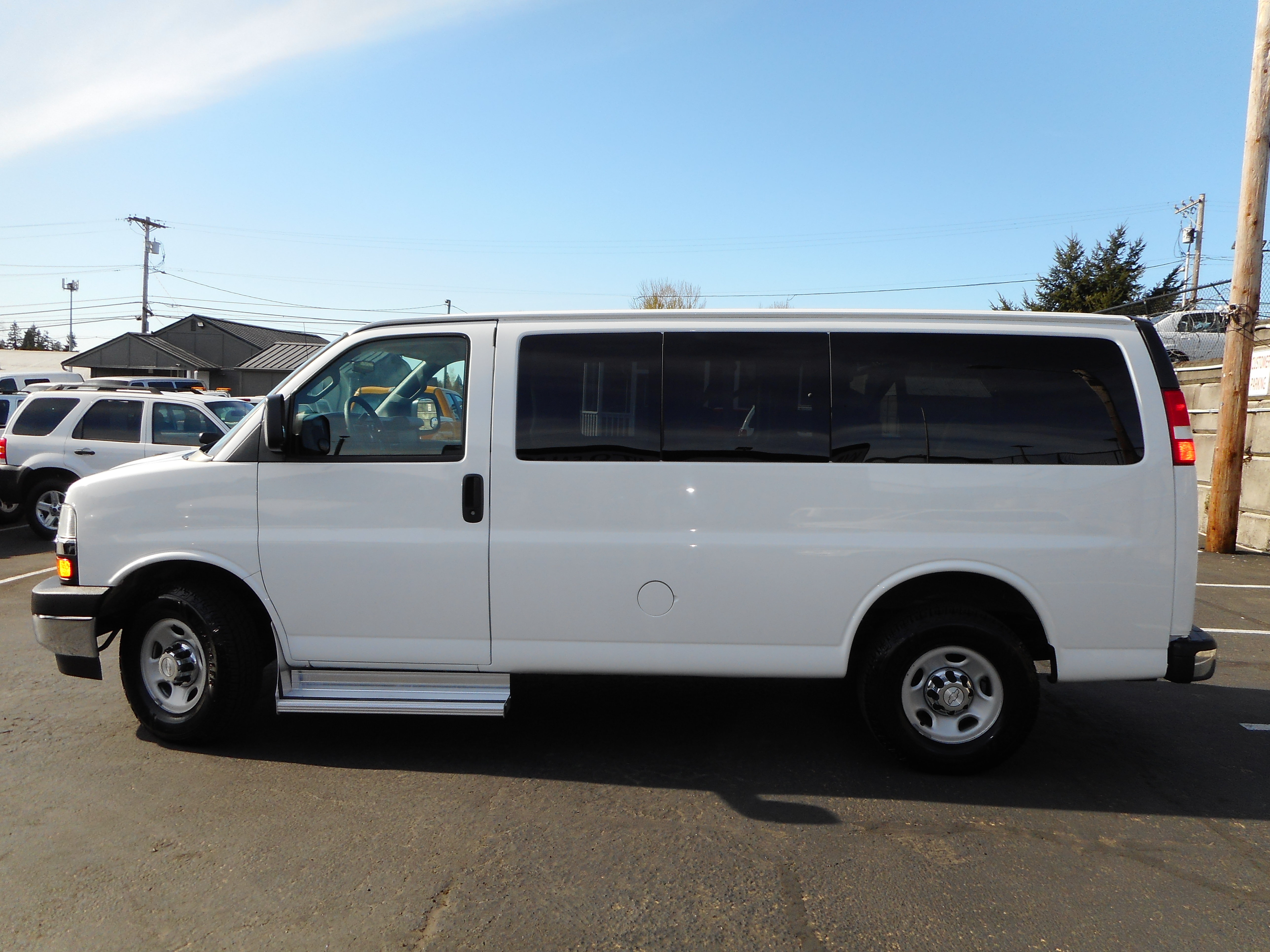 Used 2017 Chevrolet Express 3500 LT w/ LT Preferred Equipment Group RWD image 2