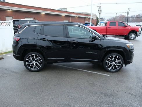 Used 2024 Jeep Compass Limited w/ Elite Group image 2