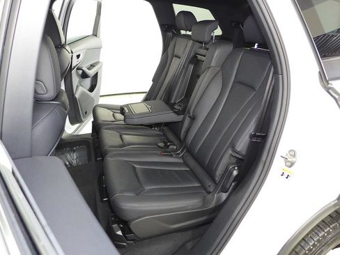 Used 2023 Audi Q7 3.0T Premium w/ Convenience Package AWD/4WD image 21