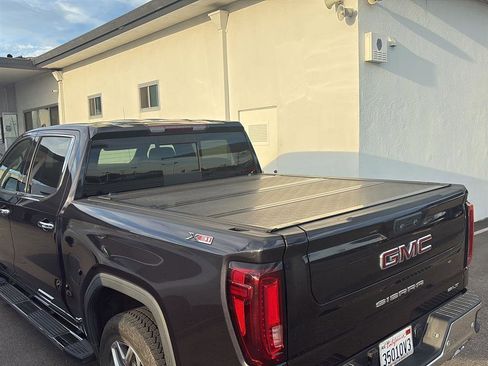 Used 2023 GMC Sierra 1500 SLT w/ SLT Premium Plus Package image 8