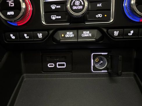 Used 2021 GMC Yukon XL SLT image 64