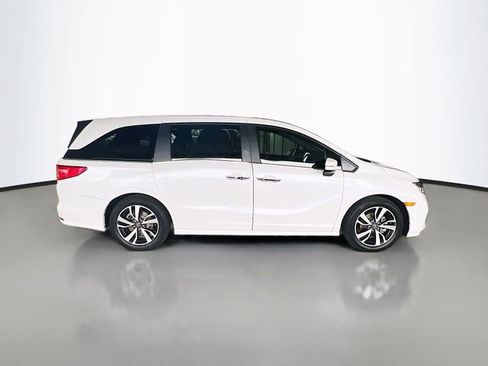 Certified 2024 Honda Odyssey Touring image 9