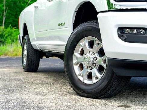 Used 2023 RAM 2500 Laramie AWD/4WD image 3