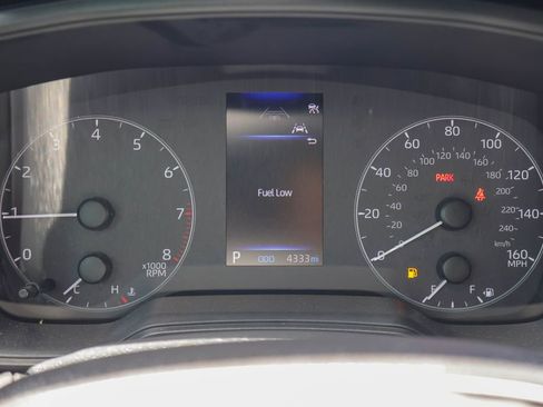 Used 2025 Toyota Corolla Cross LE FWD image 12