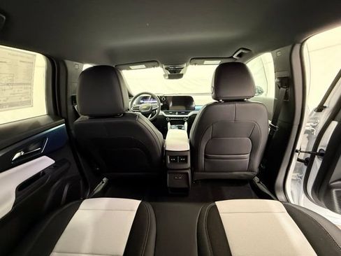 New 2026 Chevrolet Equinox EV LT w/ Convenience Package II AWD/4WD image 31