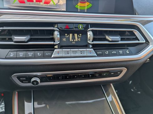 Used 2022 BMW X5 xDrive45e w/ Luxury Seating Package image 22