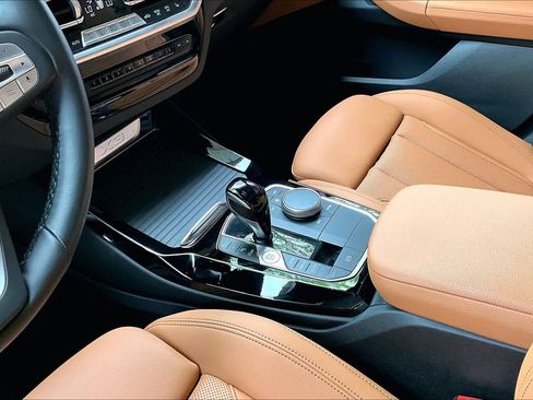 Used 2024 BMW X3 sDrive30i w/ Premium Package w/ZPA image 16