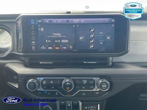 Used 2025 Jeep Wrangler Unlimited Sahara image 13