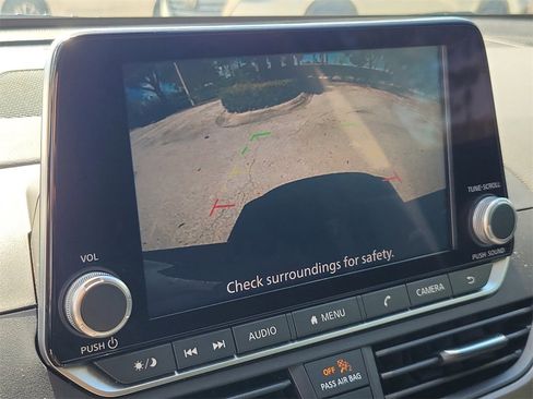 Used 2024 Nissan Altima 2.5 SV image 25