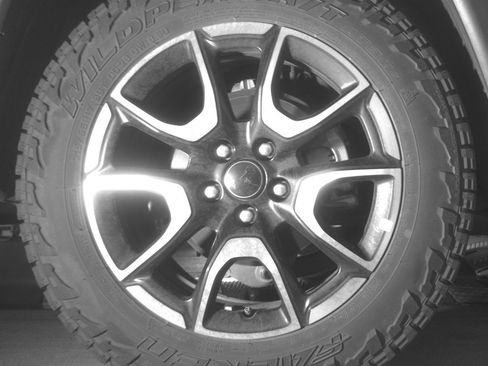 Used 2025 Jeep Compass Trailhawk AWD/4WD image 15