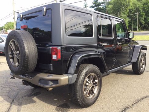 Used 2016 Jeep Wrangler Unlimited Sahara AWD/4WD image 8