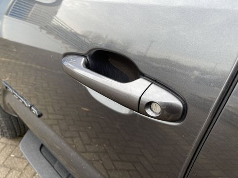 Used 2023 Toyota Tacoma TRD Off-Road image 15