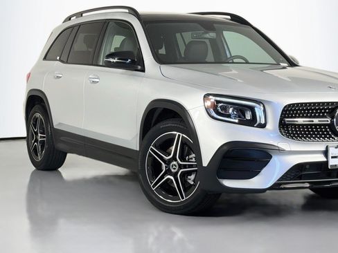 Used 2022 Mercedes-Benz GLB 250 image 13