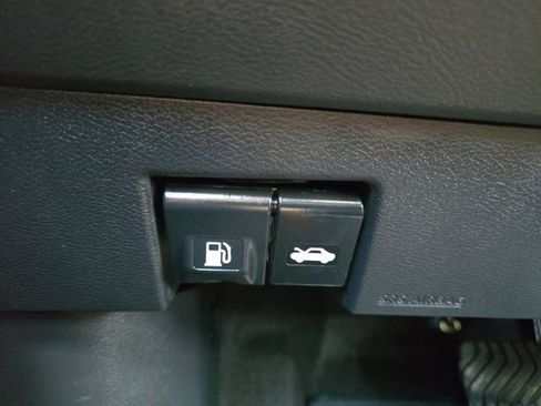Used 2024 Nissan Kicks SV FWD image 10
