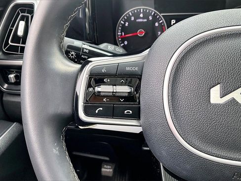 Certified 2022 Kia Sorento S w/ Panoramic Sunroof Package image 20