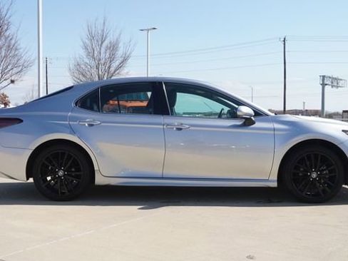 Used 2024 Toyota Camry XSE FWD image 10