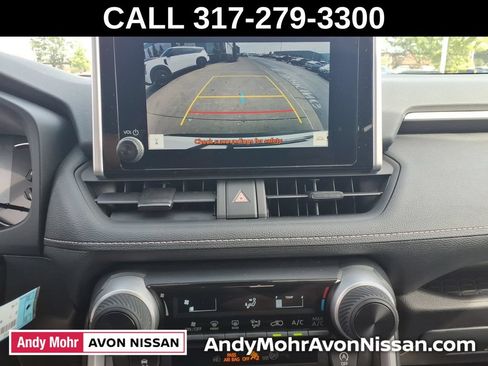 Used 2025 Toyota RAV4 LE AWD/4WD image 28