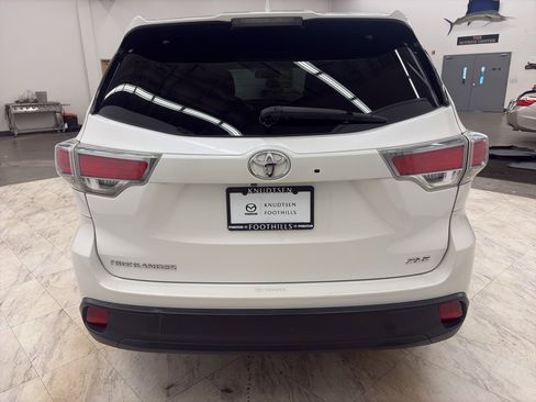 Used 2015 Toyota Highlander XLE image 6
