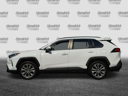 Used 2019 Toyota RAV4 XLE Premium w/ Cold Weather Package AWD/4WD image 8