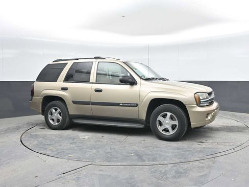 Used 2004 Chevrolet TrailBlazer LS w/ LS Preferred Equipment Group AWD/4WD image 8