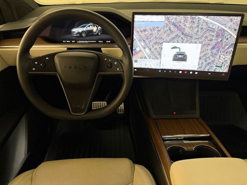 Used 2024 Tesla Model X image 26