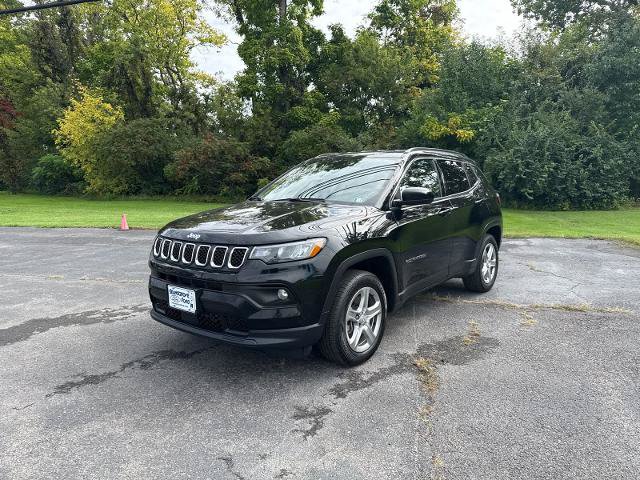 Used 2024 Jeep Compass Latitude AWD/4WD image 1