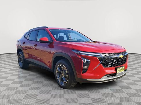 New 2026 Chevrolet Trax LT image 2