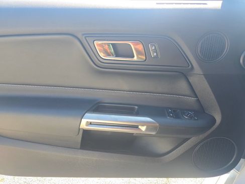 Used 2022 Ford Mustang Shelby GT500 w/ Carbon Fiber Track Pack RWD image 20