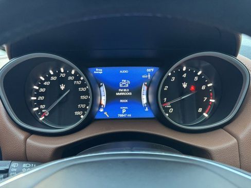 Used 2019 Maserati Levante S image 21