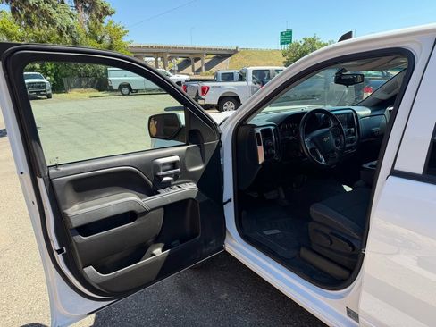 Used 2018 Chevrolet Silverado 1500 LT AWD/4WD image 10