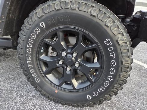 Used 2021 Jeep Wrangler Sport image 4