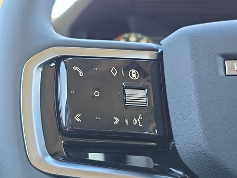 New 2025 Land Rover Discovery Sport S image 17