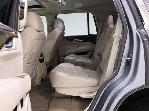 Used 2020 Cadillac Escalade Luxury w/ LPO, Radiant Package AWD/4WD image 32