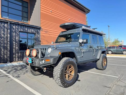Used 2017 Jeep Wrangler Unlimited Rubicon w/ Cold Weather Group AWD/4WD image 1