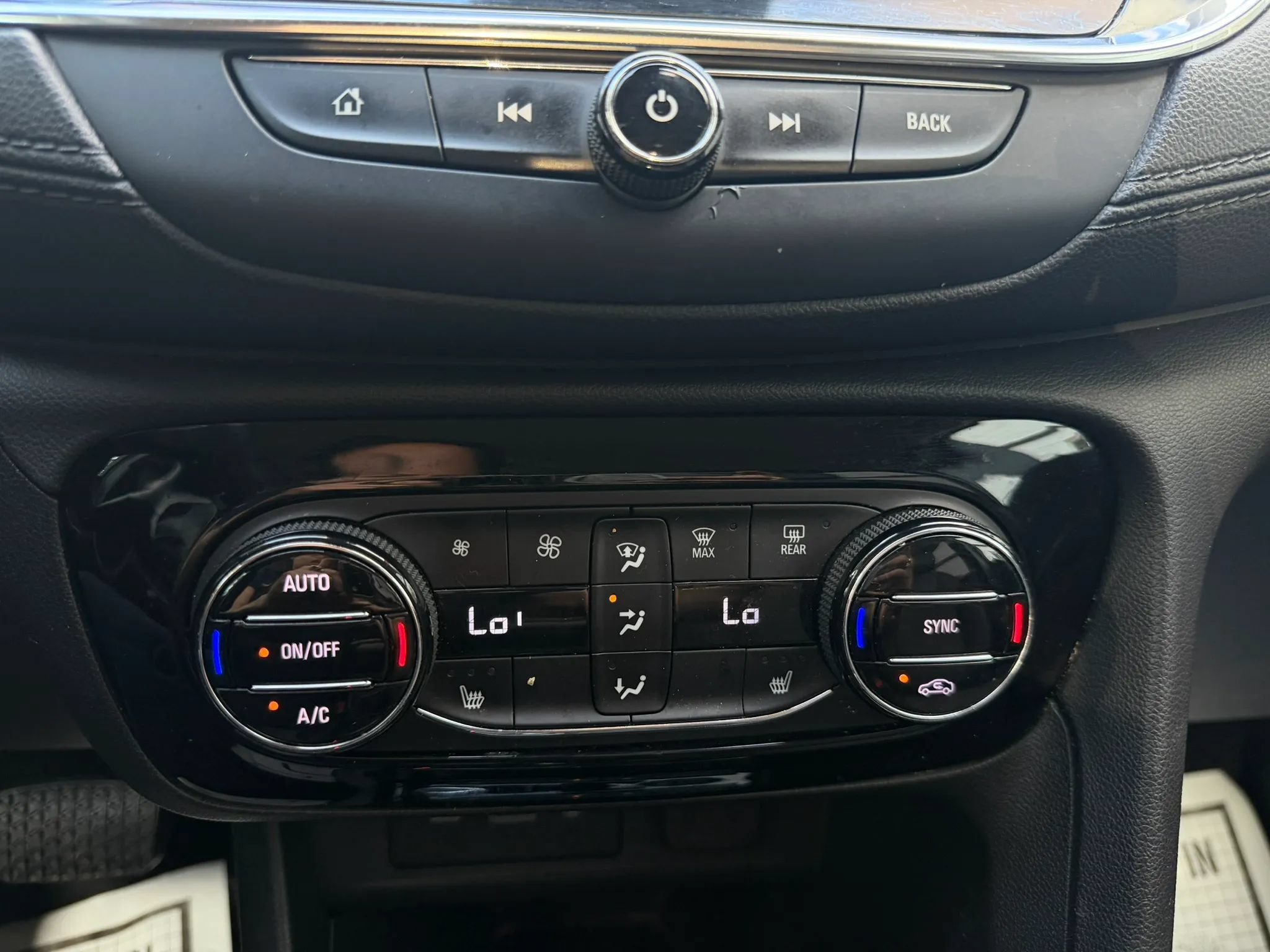 Used 2023 Buick Encore GX Select w/ Safety Package II FWD image 25
