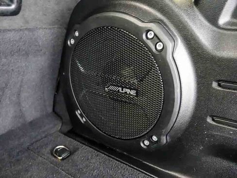 Used 2019 Jeep Wrangler Unlimited Sahara AWD/4WD image 30