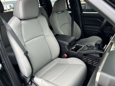 Used 2025 Toyota Tacoma SR image 21