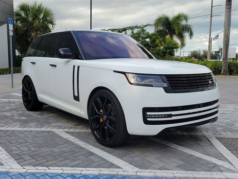 Used 2023 Land Rover Range Rover SE image 7