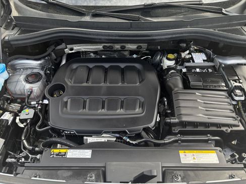 Used 2026 Volkswagen Tiguan SE AWD/4WD image 30