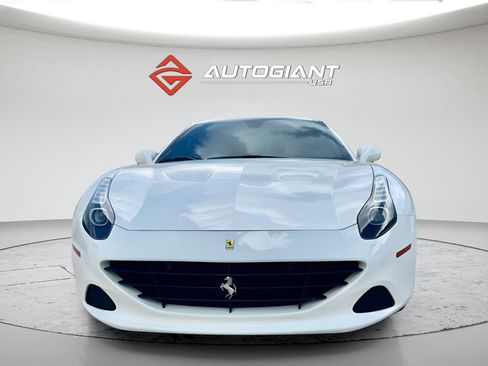 Used 2015 Ferrari California T RWD image 3
