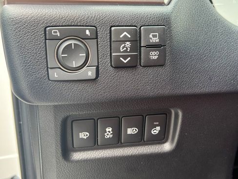 Used 2023 Lexus GX 460 Luxury w/ Sport Design Package image 21