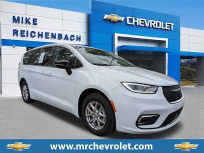 Used 2024 Chrysler Pacifica Touring-L
